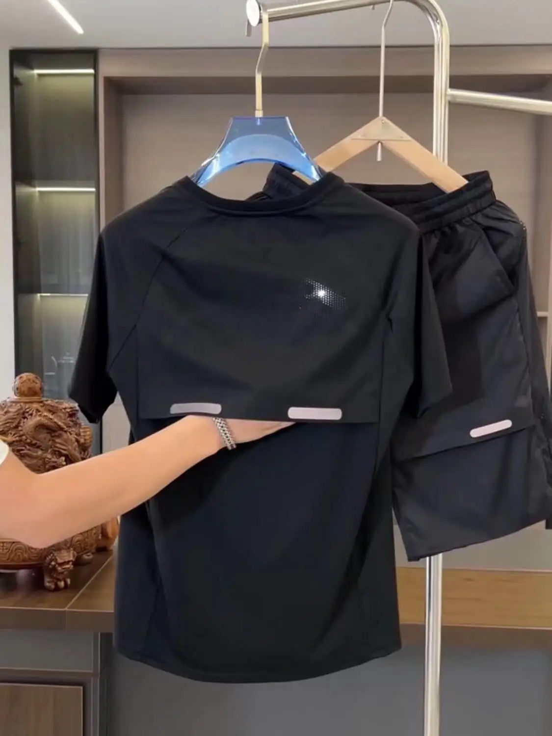 Summer New Men's Faionable Breathable Ice Silk Slim Fit High Elastic Sport ort Sve Set Casual Running Qui Dry Set